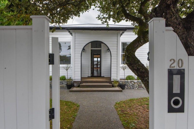 20 Main Street, Greytown, Greytown - Carousel 1