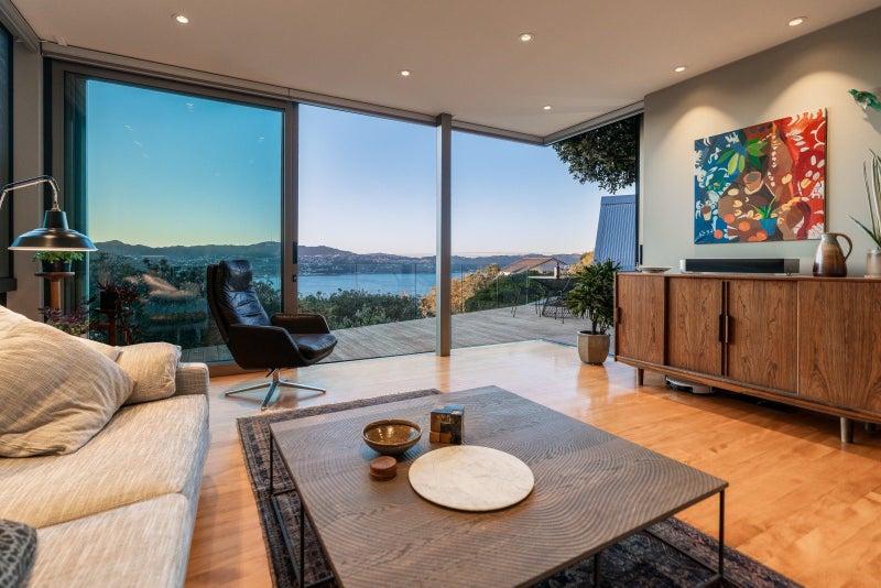 77 Palliser Road, Mount Victoria, Wellington - Carousel 2