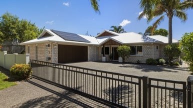 6 Condor Drive, Pyes Pa, Tauranga - Carousel 1