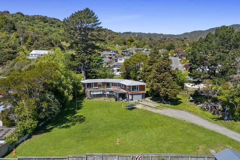 119 Stokes Valley Road, Stokes Valley, Lower Hutt - Carousel 1