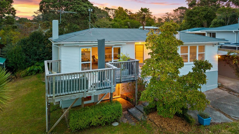 43 Parrs Cross Road, Henderson, Auckland - Carousel 1