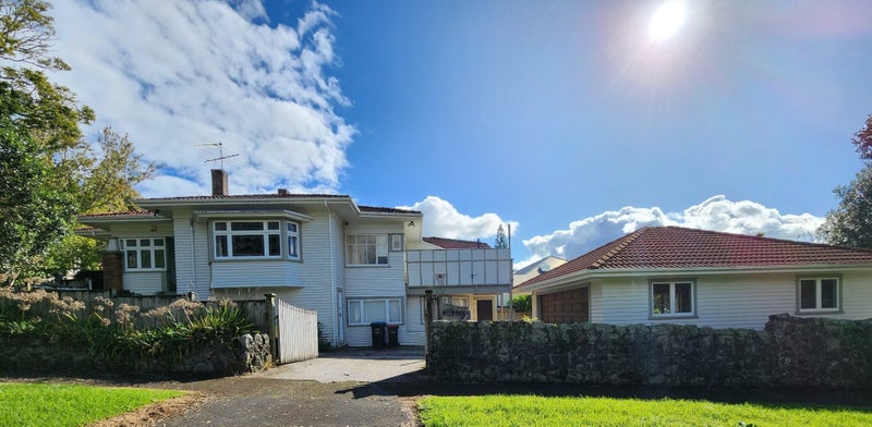 24 Maungakiekie Avenue, Greenlane, Auckland - Carousel 1