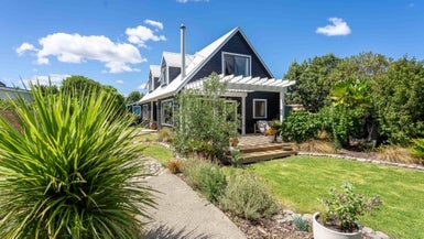 16 Ngapaki Street, Waikanae Beach, Waikanae - Carousel 1