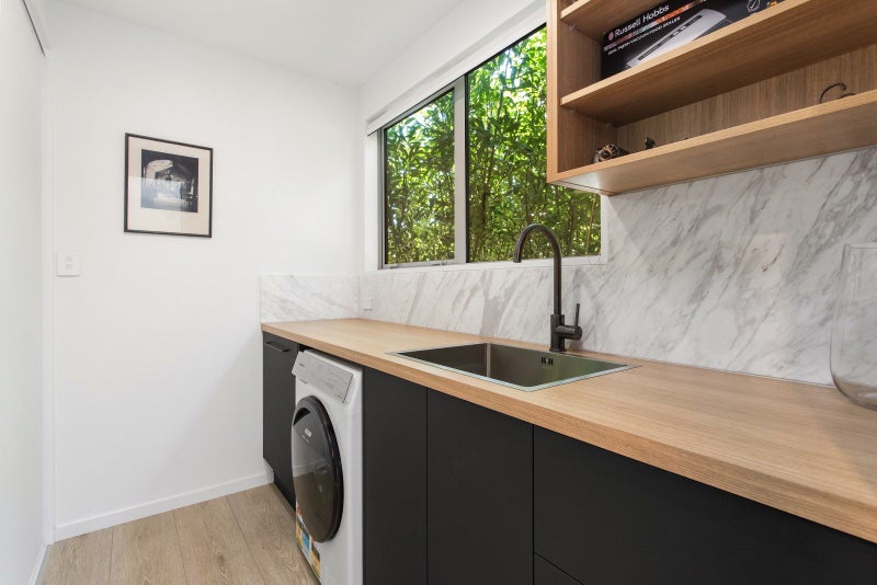 3 Rue Renard, Akaroa, Banks Peninsula, Canterbury - Carousel 25