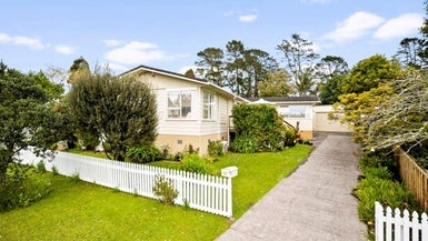 15 Allington Road, Massey, Auckland - Carousel 1
