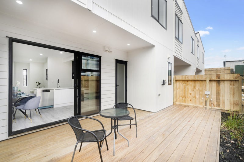 11C Rountree Place, Conifer Grove, Papakura, Auckland - Carousel 2