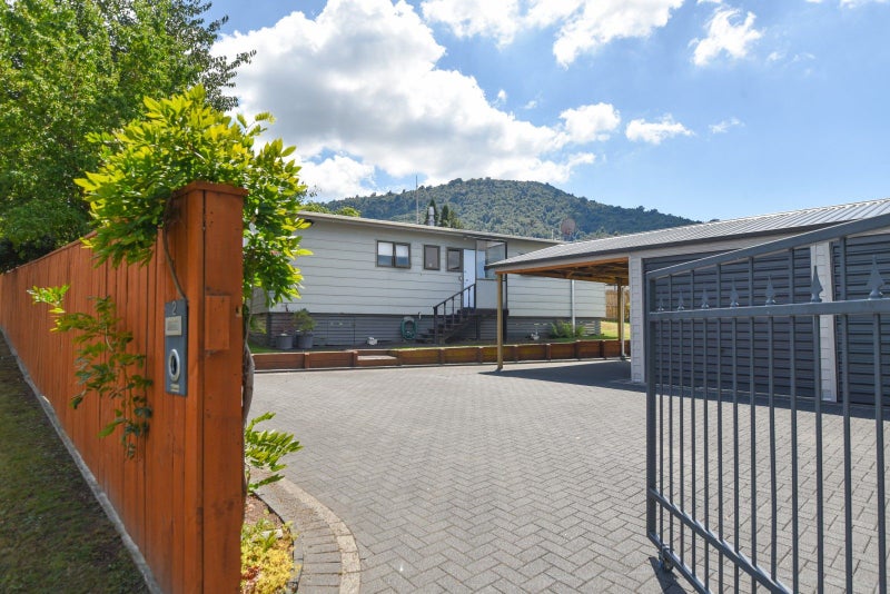 2 Bay Grove, Pukehangi, Rotorua - Carousel 18