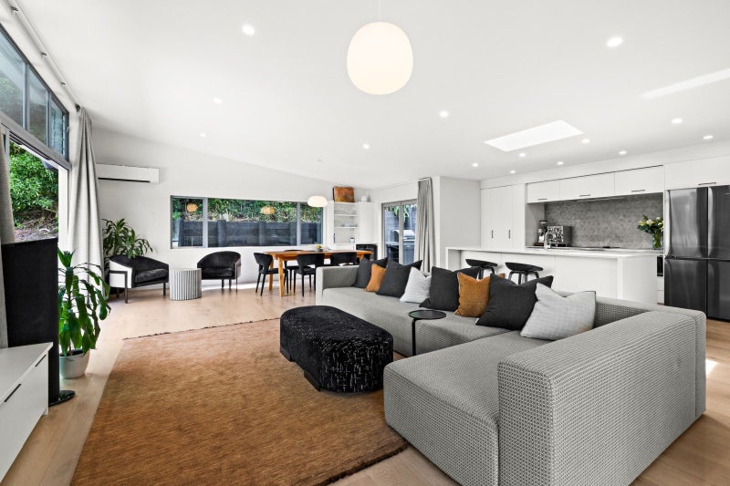 37 Margaret Avenue, Havelock North, Havelock North - Carousel 1