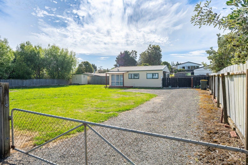 6 Mavis Avenue, Waikawa Beach - Carousel 16
