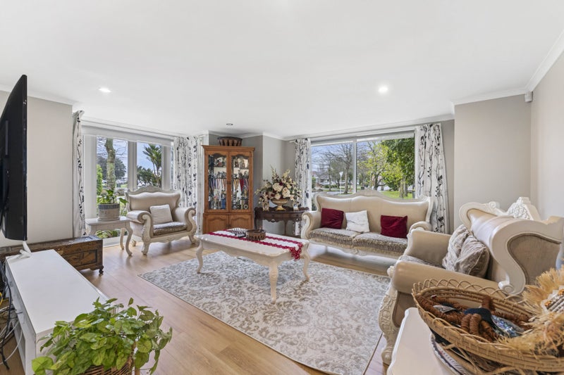 11 Tarapiroe Avenue, Takanini, Auckland - Carousel 2