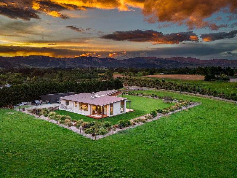 85 Painstown Road, Waimate, Waimate - Carousel 1