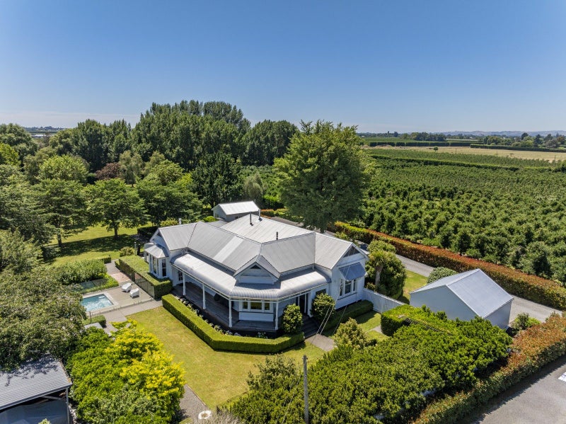 100A Longlands Road West, Longlands, Hastings - Carousel 1
