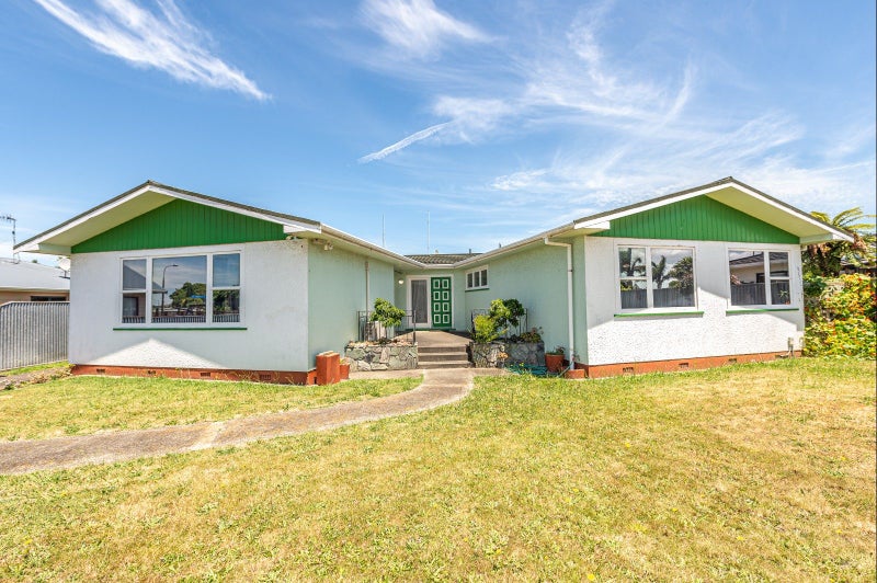 7 Lindsey Crescent, Springvale, Whanganui - Carousel 1