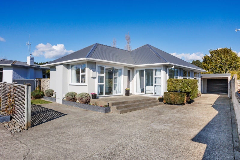 37 Parkland Crescent, Terrace End, Palmerston North - Carousel 1