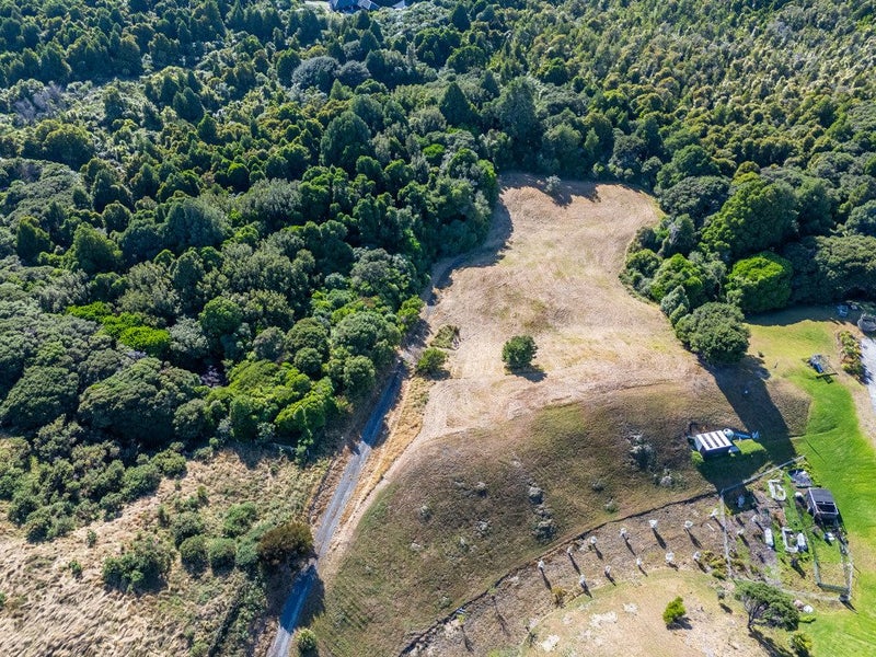 17 Jacks Bush Road, Waikanae - Carousel 11