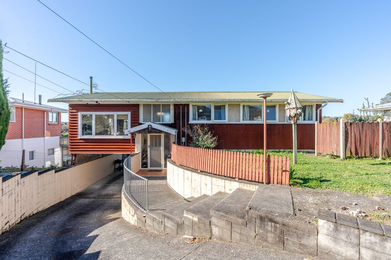 54 Acacia Crescent, Glenview, Hamilton - Carousel 1