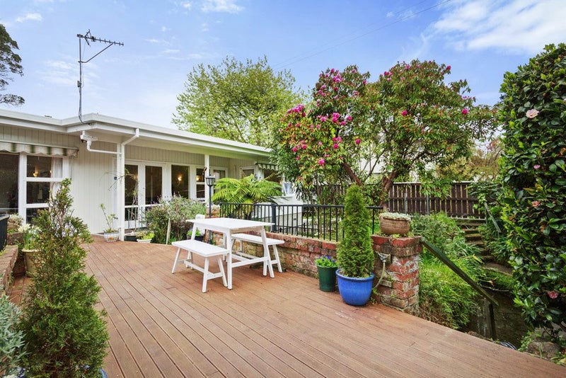 27 Penrose Street, Woburn, Lower Hutt - Carousel 1