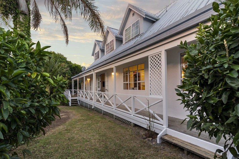 6 Boscawen Street, Point Chevalier, Auckland - Carousel 2