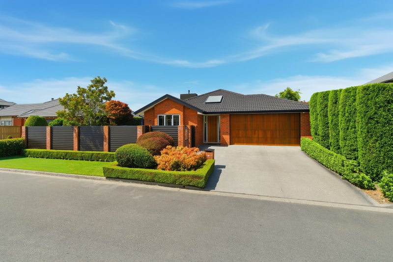 18 Brookfield Drive, Northwood, Christchurch - Carousel 1