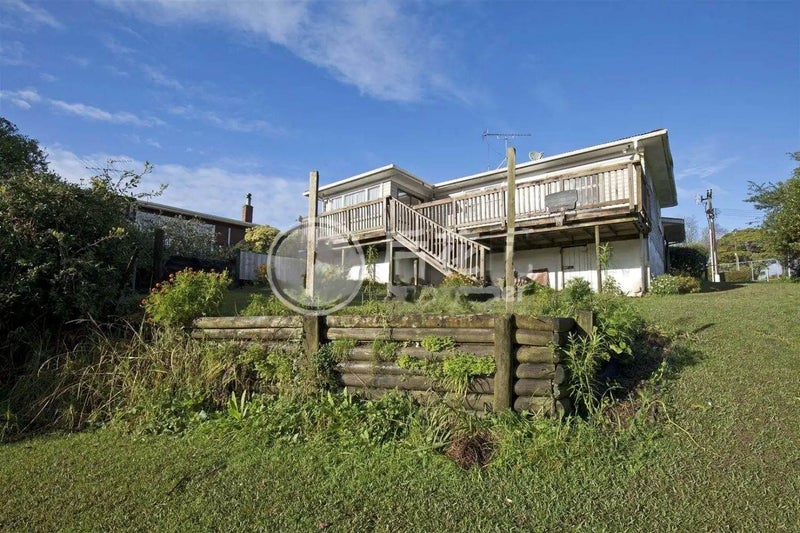 2 Tracey Terrace, Te Atatu South, Auckland - Carousel 1