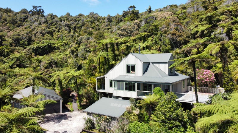 19 Loris Place, Karoro, Greymouth - Carousel 1