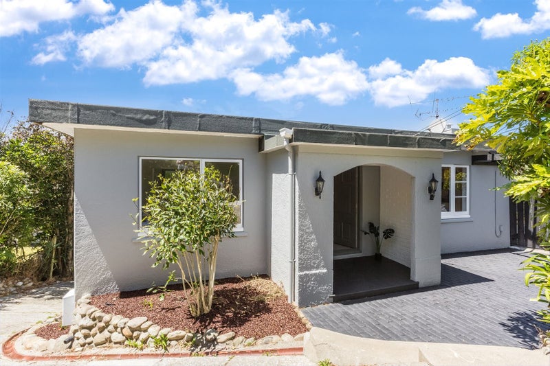 9 Tainui Terrace, Tawa, Wellington - Carousel 1