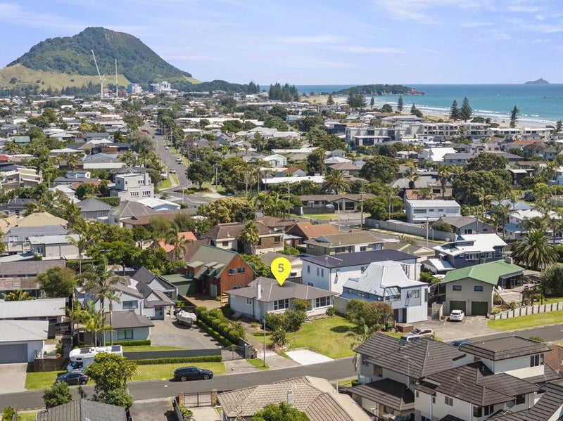 5 Aberdeen Street, Mount Maunganui, Mount Maunganui - Carousel 1