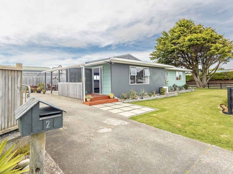 2 Robert Mckeen Street, Otaki Beach, Otaki - Carousel 1