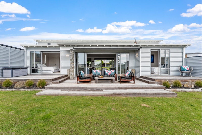 15 Meiklejohn Way, Omaha - Carousel 2