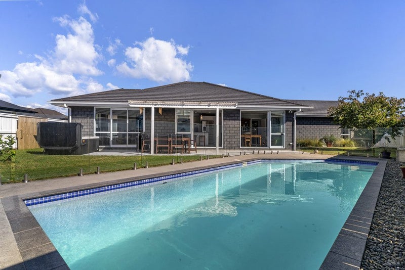 8 Te Kio Crescent, Papamoa Beach, Papamoa - Carousel 1