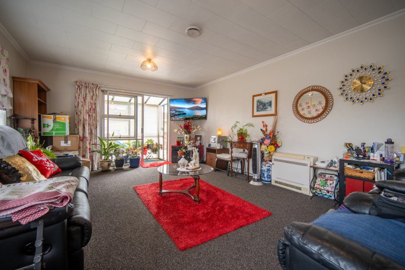 6/13 Gladstone Road, Richmond - Carousel 2