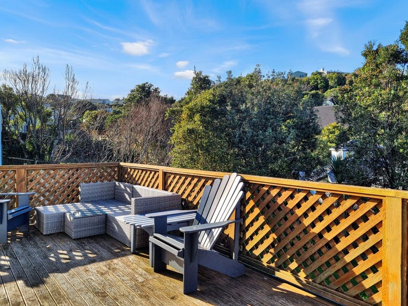 202 Dowse Drive, Maungaraki, Lower Hutt - Carousel 2