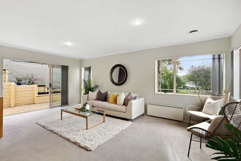 22 Ruze Vida Drive, Massey, Auckland - Carousel 2