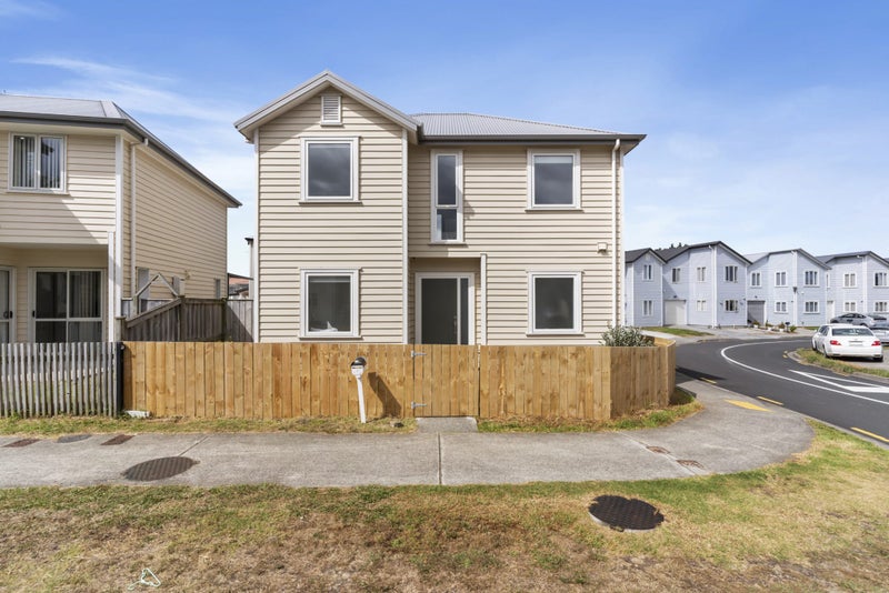 7 Warbler Crescent, Papakura, Papakura - Carousel 1