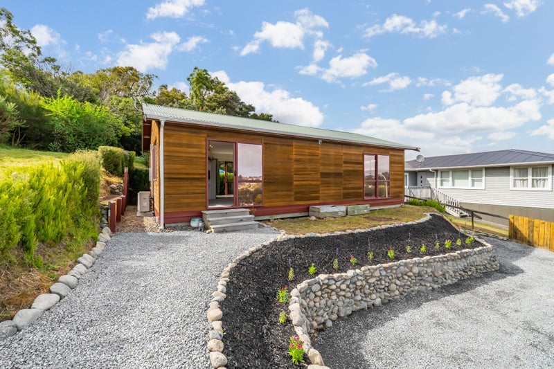 26 Omapere Street, Waitangirua, Porirua - Carousel 1