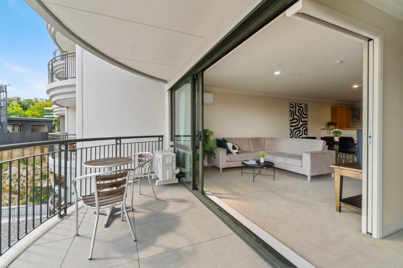 3N/118 Gladstone Road, Parnell, Auckland - Carousel 1