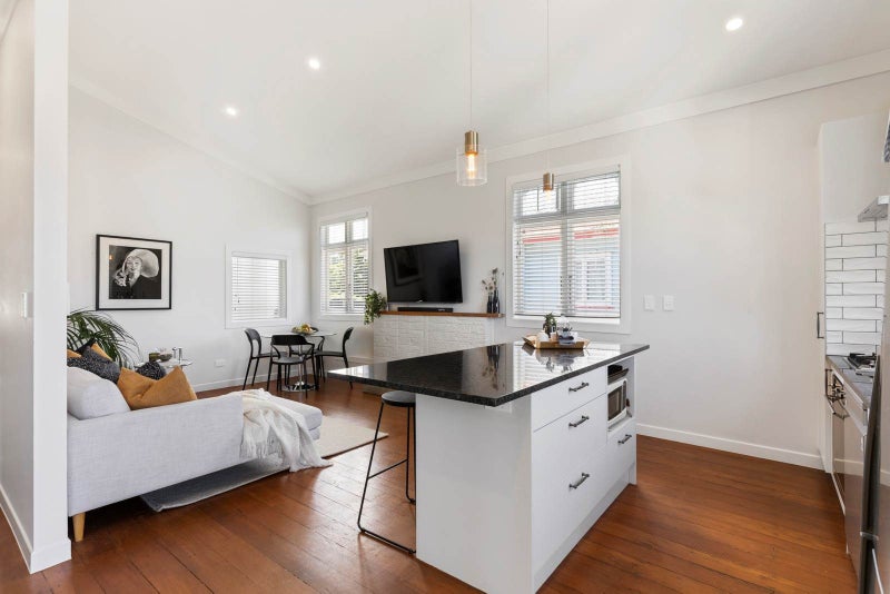 1584 Great North Road, Waterview, Auckland - Carousel 2