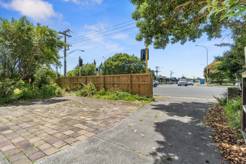 77 Normandy Avenue, Melville, Hamilton - Carousel 2