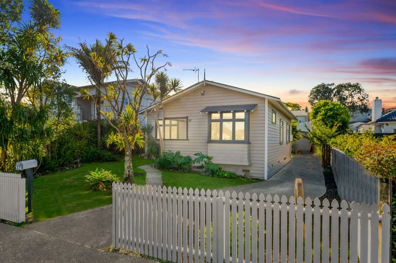 37 Elizabeth Street, Mount Eden, Auckland - Carousel 1