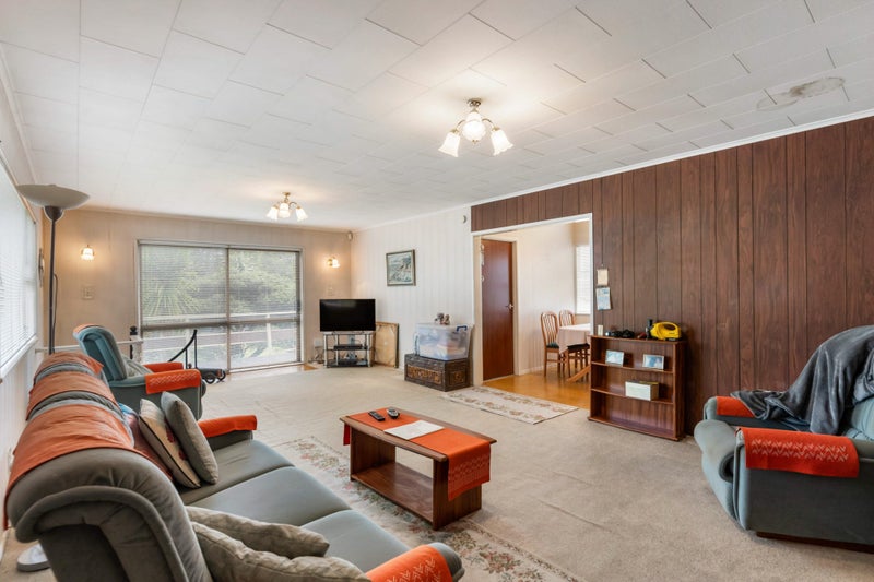 37 Diana Drive, Glenfield, Auckland - Carousel 2