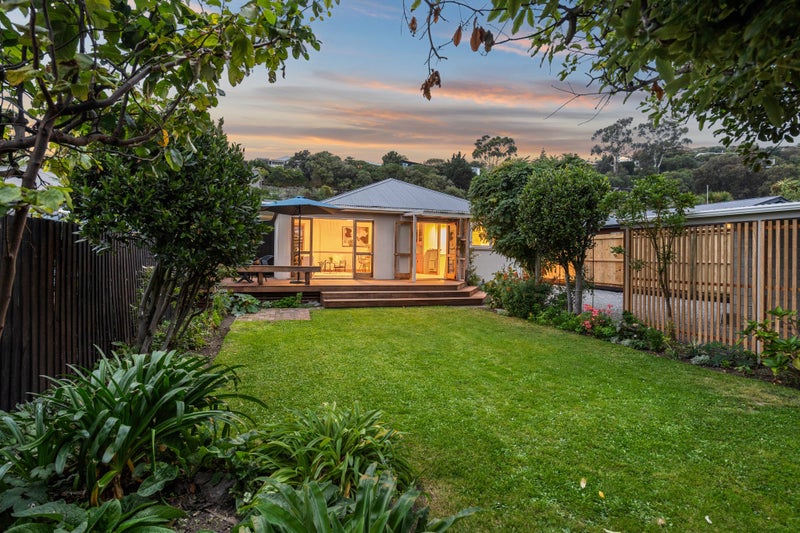 18 Augusta Street, Redcliffs, Christchurch - Carousel 1