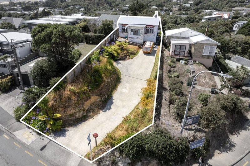 4 Middleton Road, Johnsonville, Wellington - Carousel 1