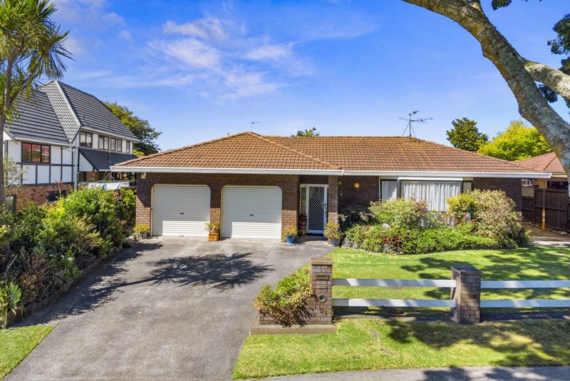 137 Walter Strevens Drive, Conifer Grove, Takanini - Carousel 1