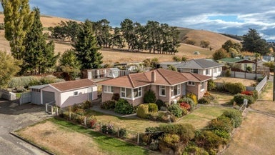 17 Denham Terrace, Waikari, Waikari - Carousel 1