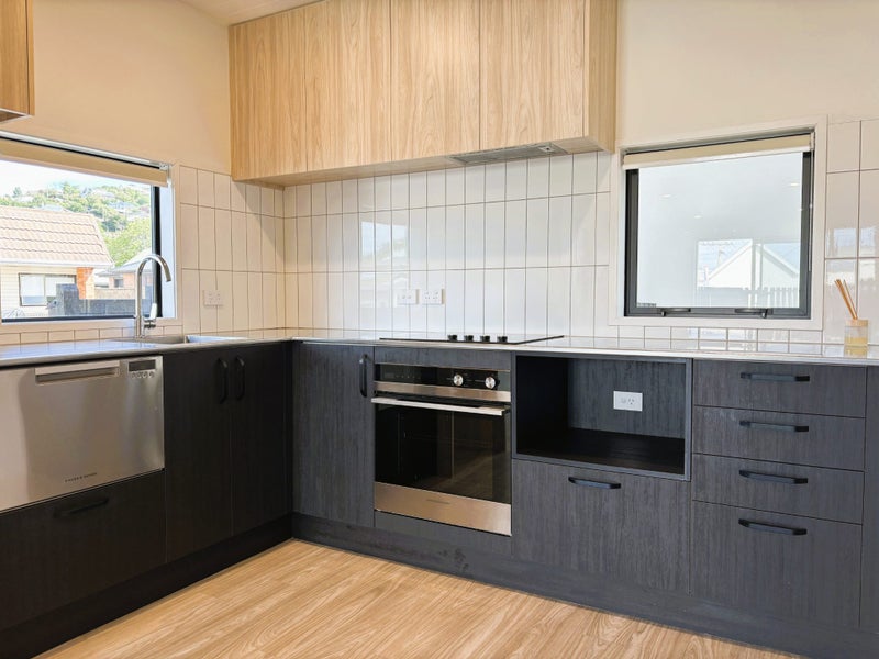 30 Thorn Street, Caversham, Dunedin - Carousel 1