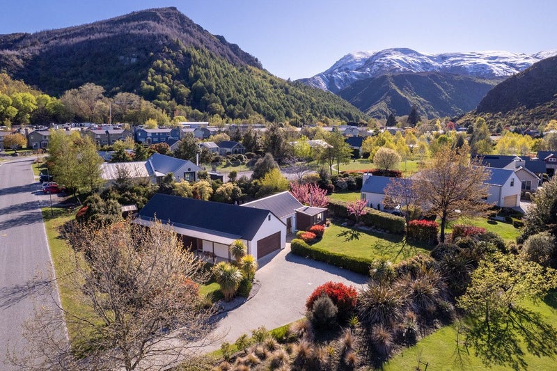 30 Essex Avenue, Arrowtown, Arrowtown - Carousel 2
