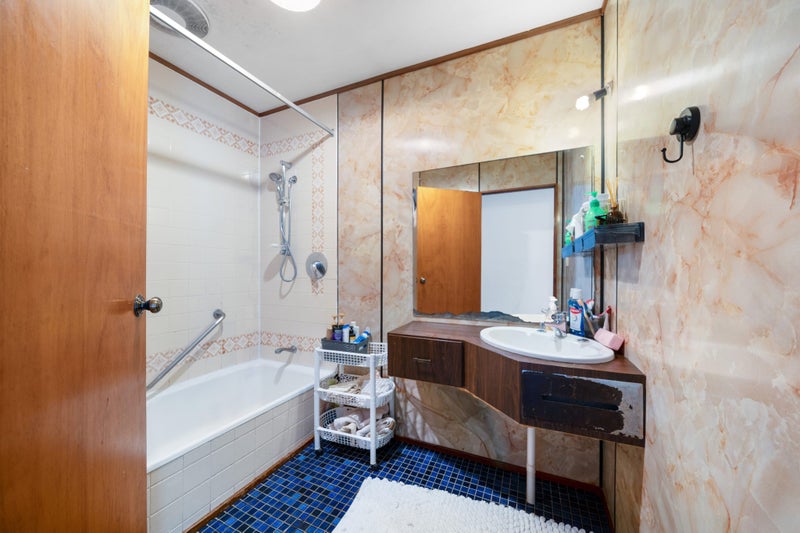 12 Sentosa Place, Clover Park, Auckland - Carousel 21