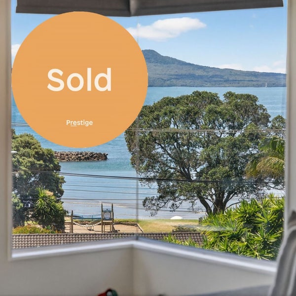 70 Beach Road, Castor Bay, Auckland - Carousel 1