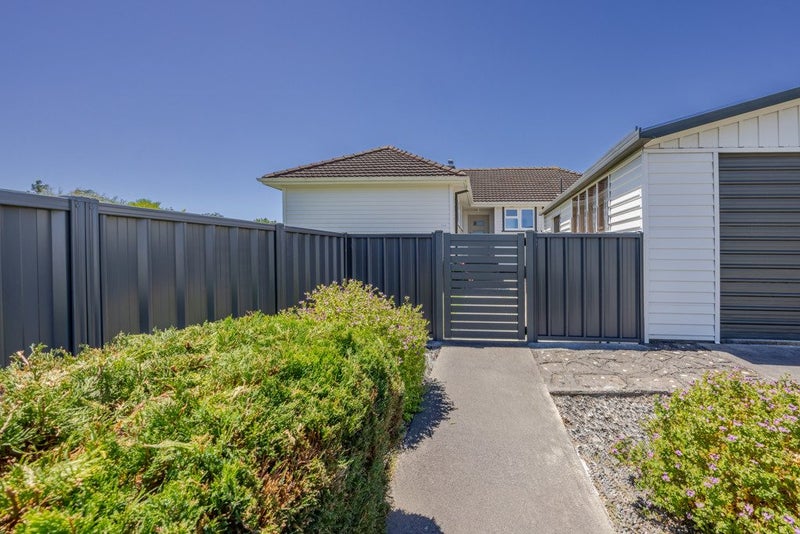 700 Grove Road, Mayfair, Hastings - Carousel 1