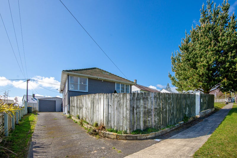 19 Gear Terrace, Ranui, Porirua - Carousel 19